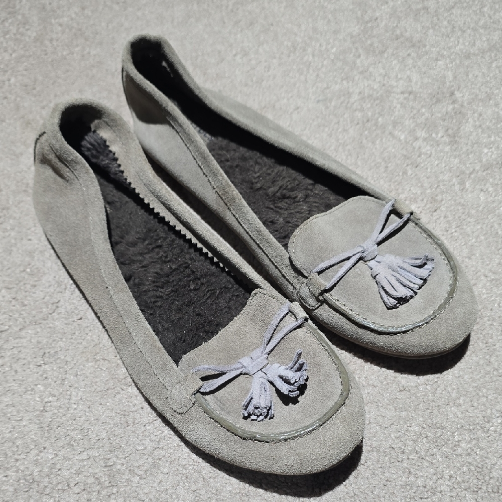 CROCS Women's Suede Tassel Moccasins in Light Brown Gray Sz 11